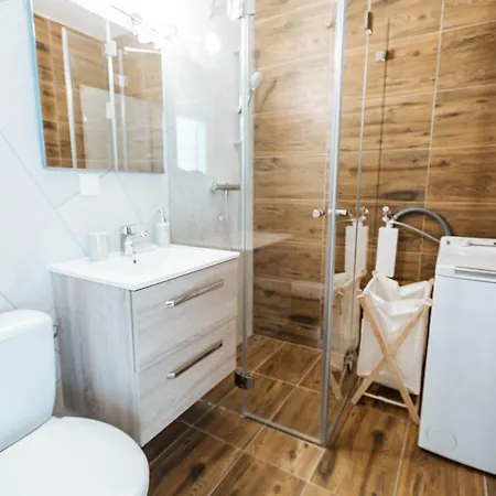 Apartment Terrace With & Mountain View