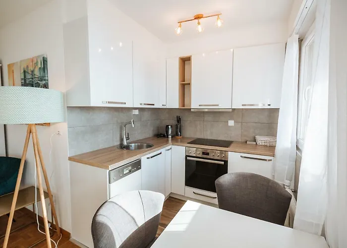 Apartment Terrace With & Mountain View *