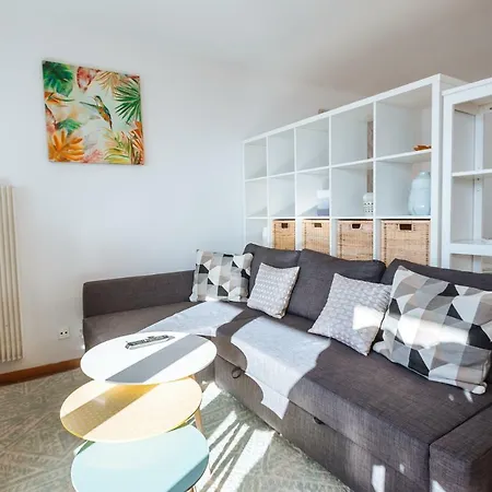 Terrace With & Mountain View * 蒙特勒